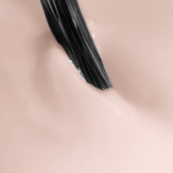Esmalte semipermanente 3-in-1 One Soft Beige 04 &ndash; elegancia en las u&ntilde;as
