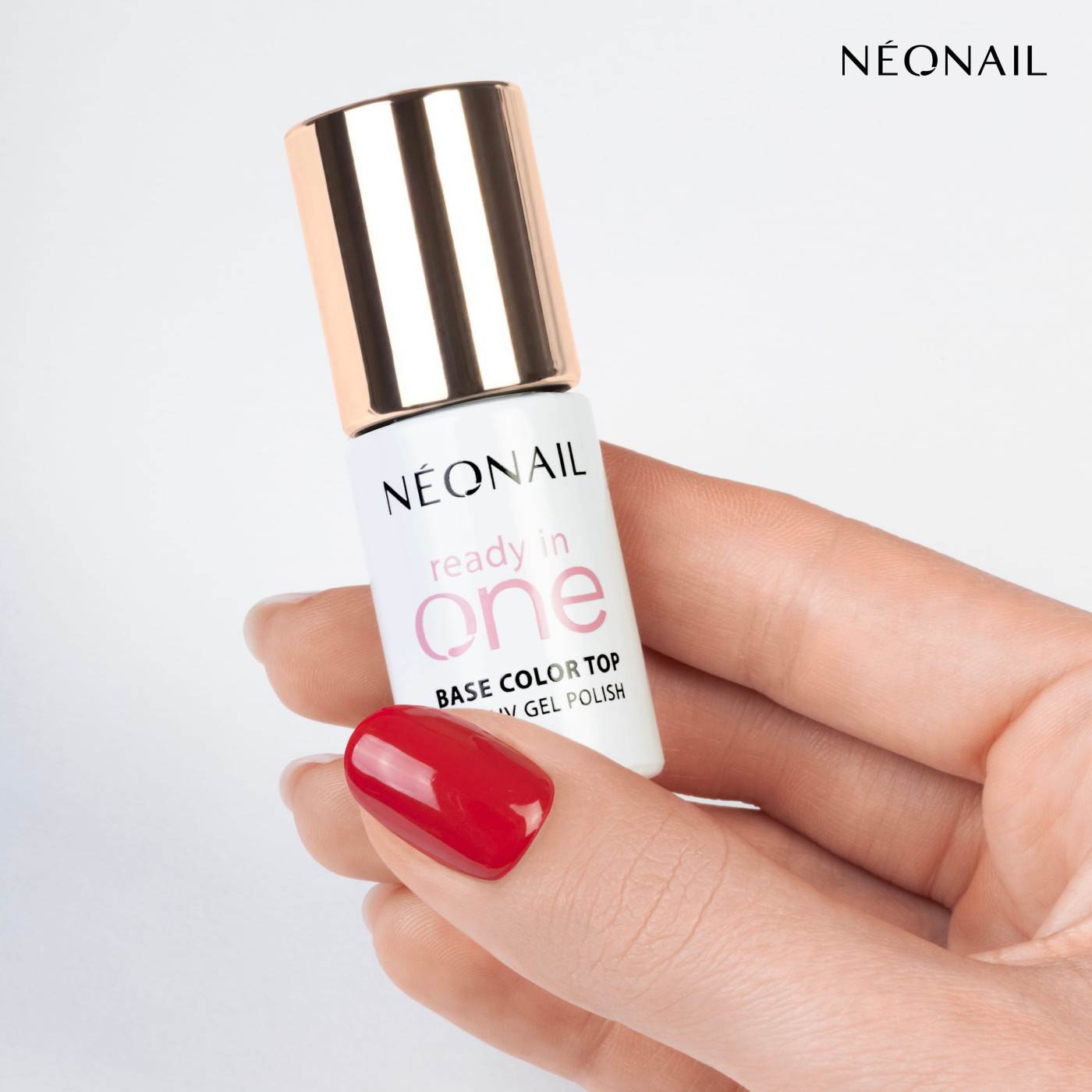 Esmalte semipermanente 3-in-1 One Classic Red 11 &ndash; la manicura roja perfecta